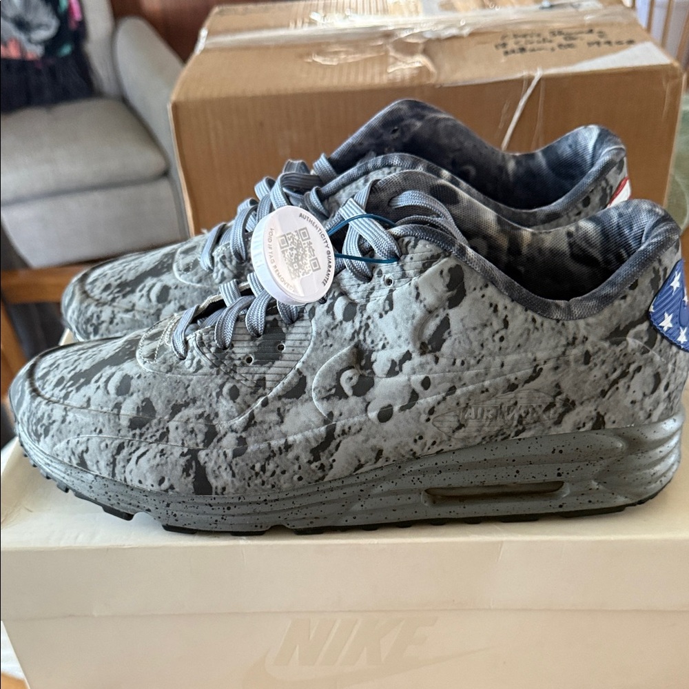 Air max 90 moon landing